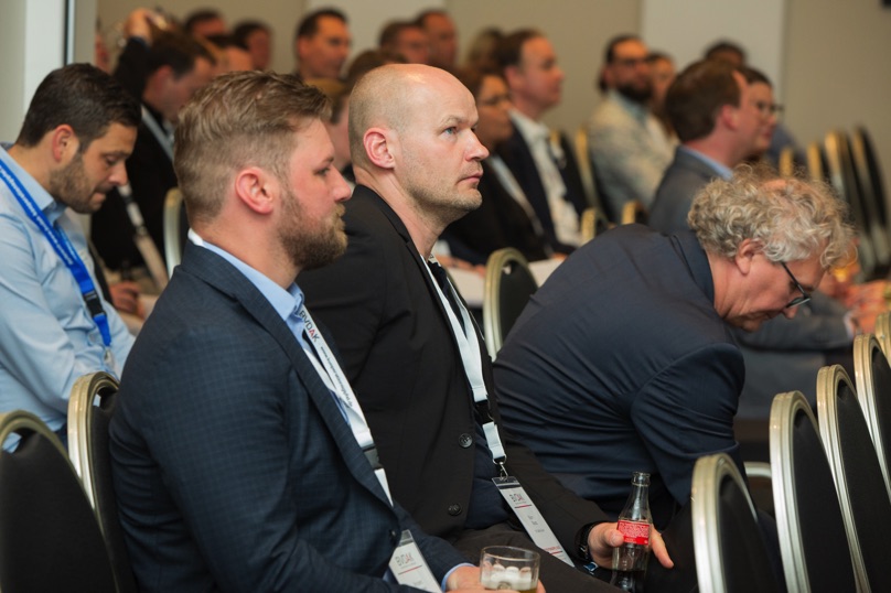 /images/slider-imgs-xs/049_Foto Loeffler_Weconact.jpg